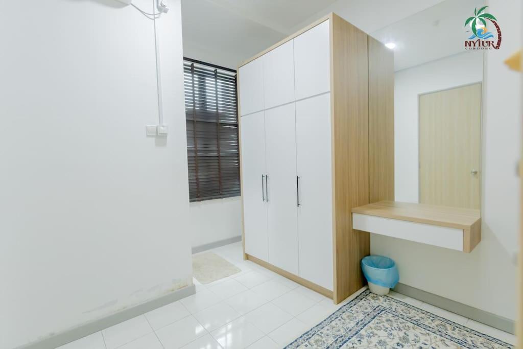 New Drawbridge Condo With Seaview And Pool كُوالا تيرينغانو المظهر الخارجي الصورة